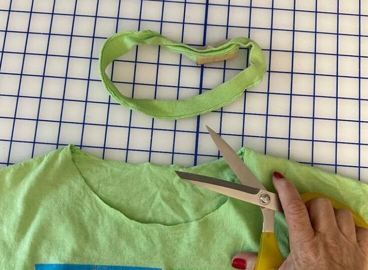 Convert-a-Crew-Neck-to-a-V-Neck